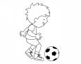 Niño dando toques al balón