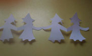 Witches garland paso 4