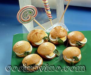 Bollitos de atún y huevo