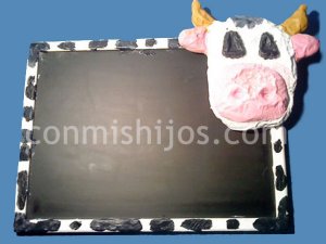 http://www.conmishijos.com/pictures/posts/11000/11506-4-pizarra-vaca-manualidades-con-plastilina-o-pasta-de-sal.jpg