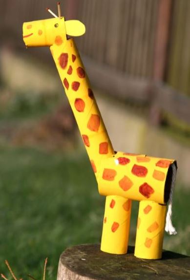 Manualidad infantil para fabricar una girafa de papel resultado