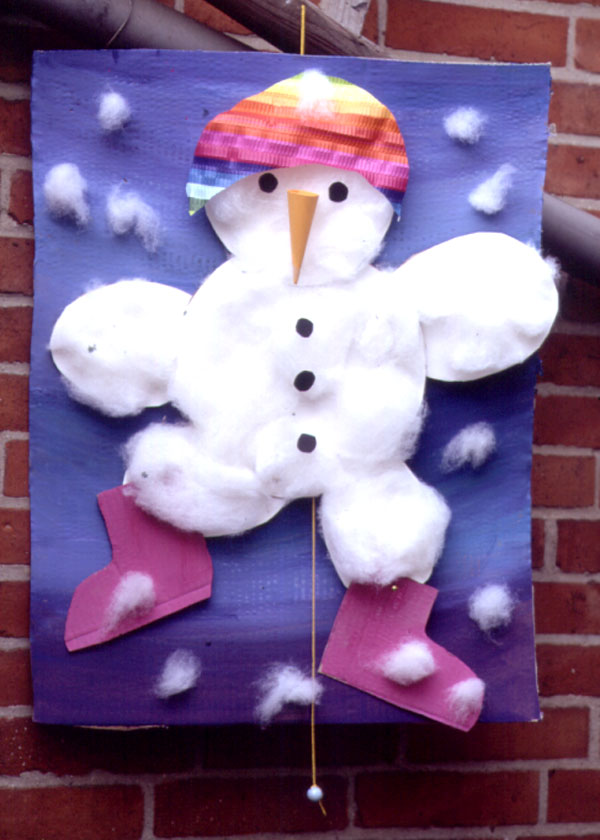 Manualidad infantil para fabricar una marioneta de muñeco de nieve final