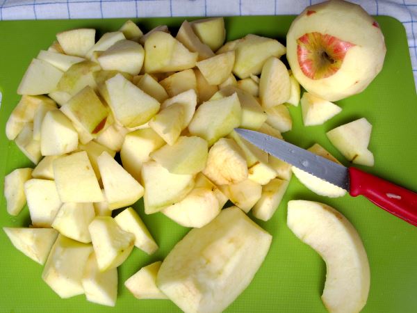 Receta infantil de crumble de manzanas paso 2