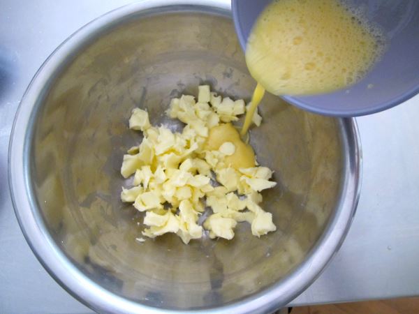 Receta infantil de tarta de tomates con queso ricotta paso 3