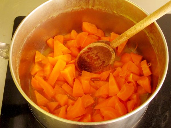 Receta infantil de zanahorias con miel paso 6