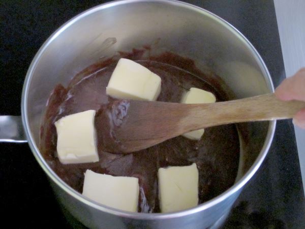 Receta pastel de caramelos Carambars paso 8