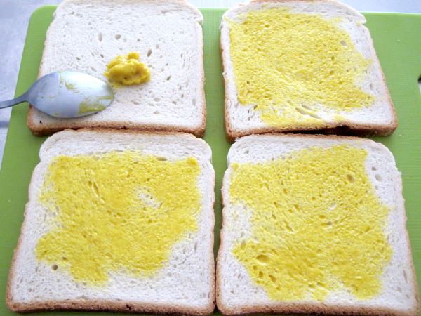  Receta infantil de sandwich de jamón y queso con mostaza paso 2