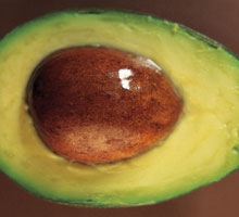 Aguacates con langostinos paso 3