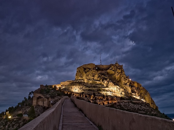 Visita al Castillo de Santa Bárbara en Alicante