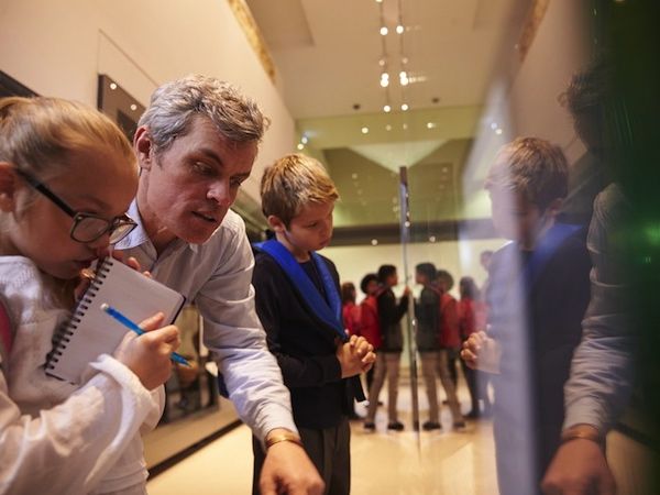 Visita familiar en el Museo de Bellas Artes de Sevilla