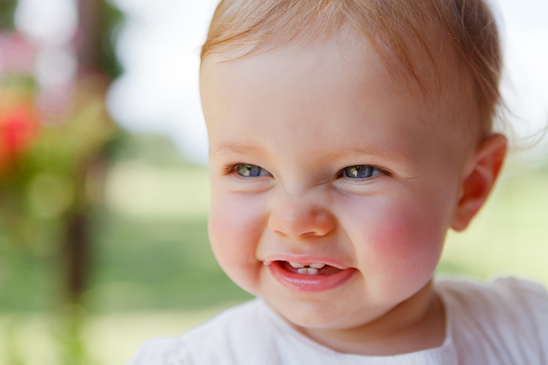 en que mes salen los dientes a los bebes