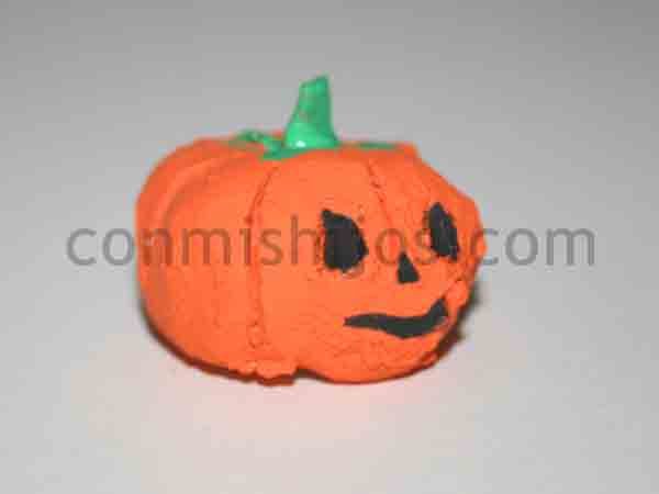 Calabazas de arcilla. Manualidades de Halloween para niños Calabazas de arcilla. Manualidades de Halloween para niños