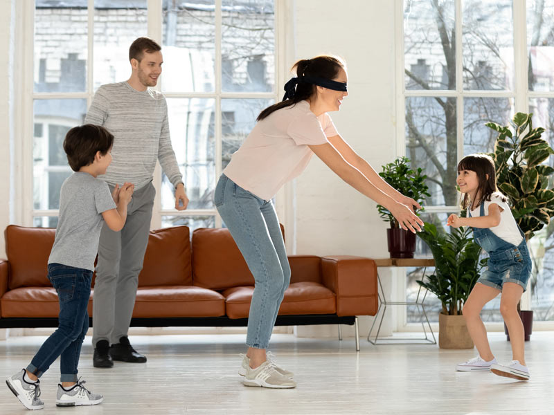 La gallinita ciega. Juegos populares para niños