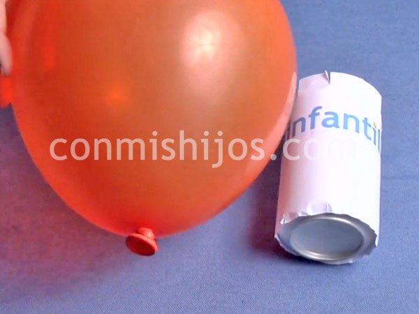 Carrera de latas con globos. Experimentos divertidos para niños