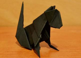 Vídeo de origami de gato negro. Manualidades para niños