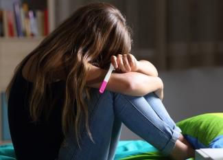 Embarazo en la adolescencia: cómo afrontarlo, riesgos y prevención