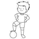 Niño jugando al fútbol con su pelota: dibujo para colorear e imprimir