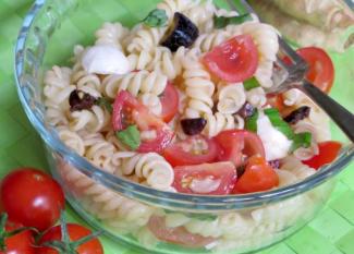 Ensalada de pasta. Recetas fáciles para niños