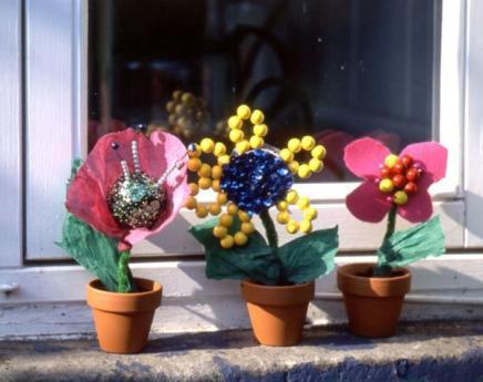 Flores de fantasía. Manualidad infantil para regalos