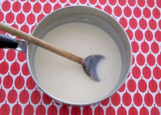 Bechamel casera: receta fácil para hacer con niños