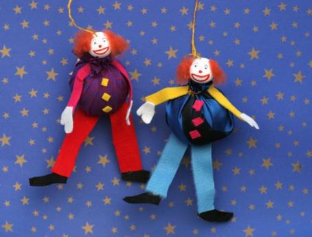 Marionetas de payasos acróbatas: manualidad para niños