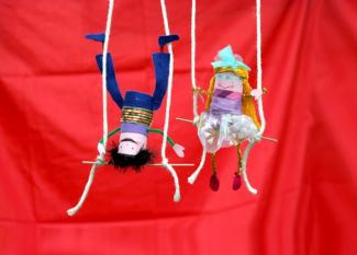 Trapecistas de circo: manualidad para niños