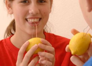 experimento infantil para fabricar una pila con limones