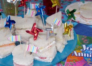 Receta infantil para hacer mini sandwiches para fiesta de cumpleaños