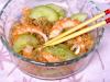 Receta infantil de ensalada de arroz con gambas al estilo sushi