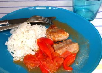 Receta infantil de pavo salteado con tomate