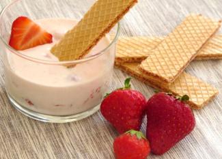 Receta infantil de crema de fresas con miel