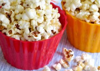 Receta infantil de palomitas caseras con caramelo