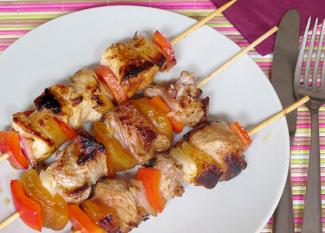 Receta infantil de brochetas de carne