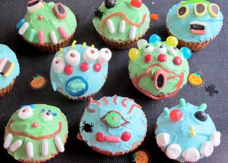 Receta infantil de halloween de magadalenas monstruosas