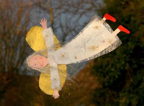 Ángel volador de Navidad: manualidad para niños