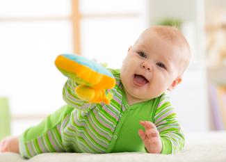 Cómo elegir juguetes para bebés según su edad