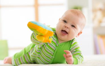Cómo elegir juguetes para bebés según su edad