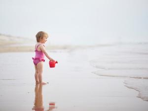 vacaciones en el mar con el bebé