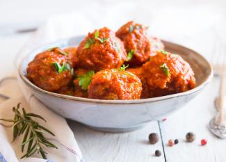 Albóndigas de carne con tomate