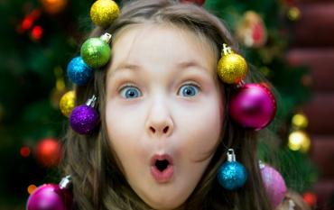 6 bolas de Navidad caseras para hacer con los niños. Manualidades fáciles