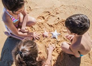 las 10 actividades mas divertidas para ir a la playa con niños en Semana Santa 