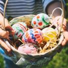 Decora un huevo de Pascua paso a paso. Manualidades infantiles