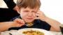 3 consejos básicos para enseñar a comer bien a nuestros hijos