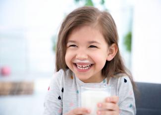 8 alimentos ricos en calcio para niños