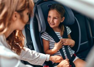 ¿Hasta cuándo han de usar los niños la silla del coche?