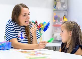 ejercicios con la lengua para mejorar la pronunciación en niños