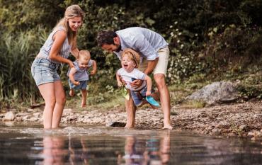 Las piscinas naturales más chulas en España para ir en familia