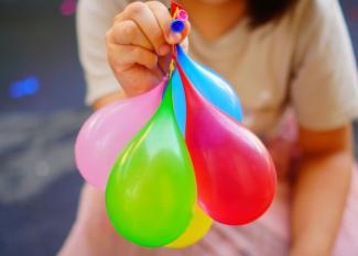 Juegos de agua para niños (cuando no hay piscina)