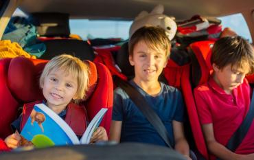 10 juegos para entretener a los niños en los viajes en coche