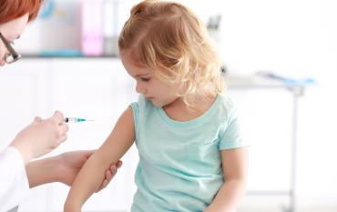 Vacunación de gripe y bronquiolitis en niños: guía 2025